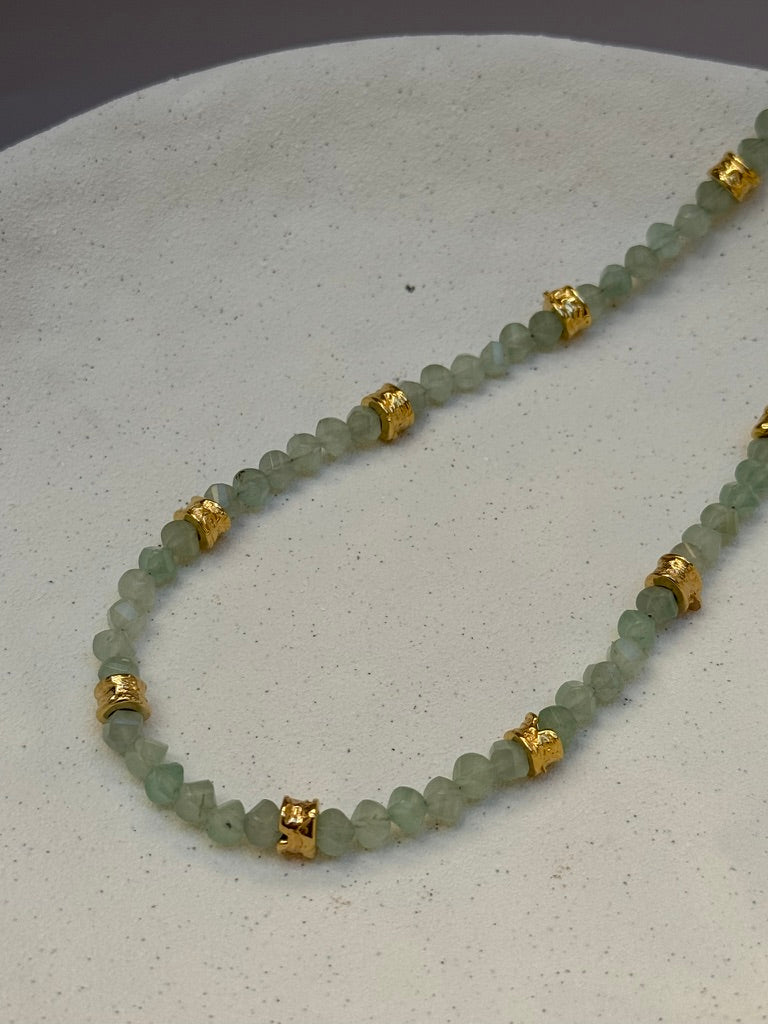 COLLIER MIA