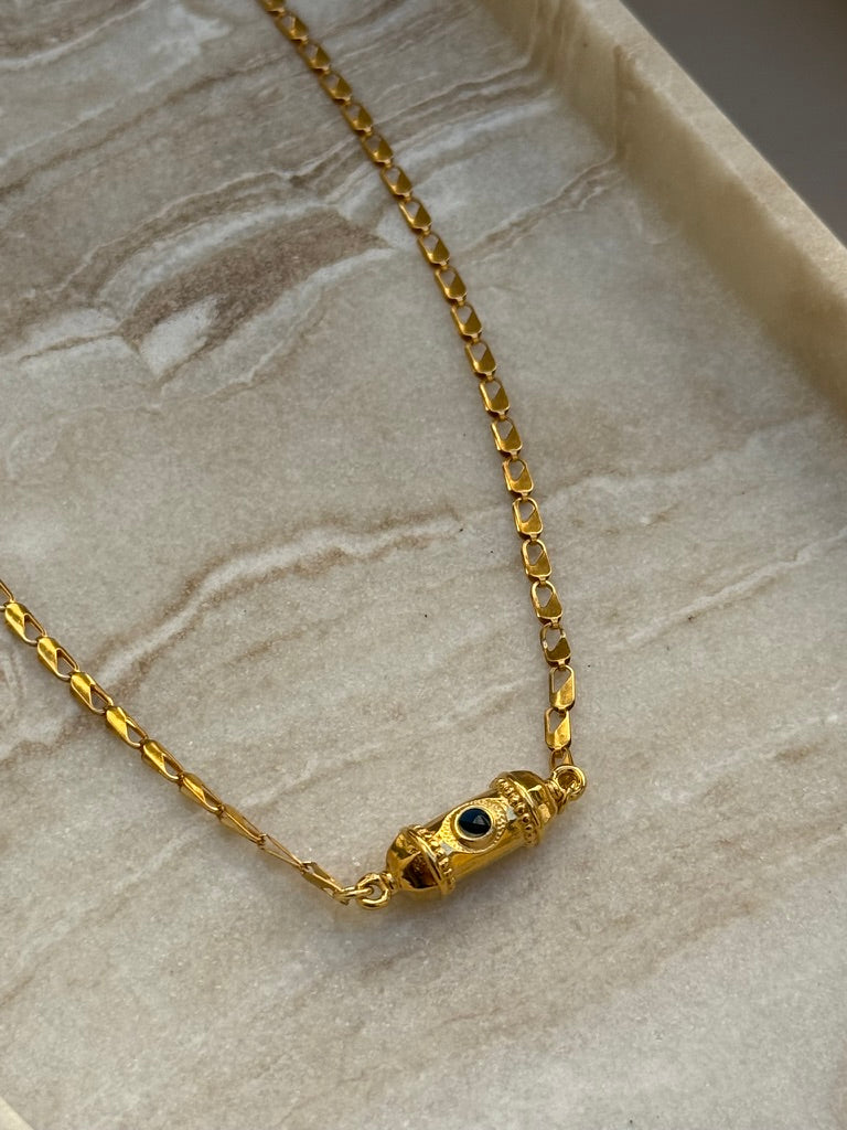 COLLIER IVY