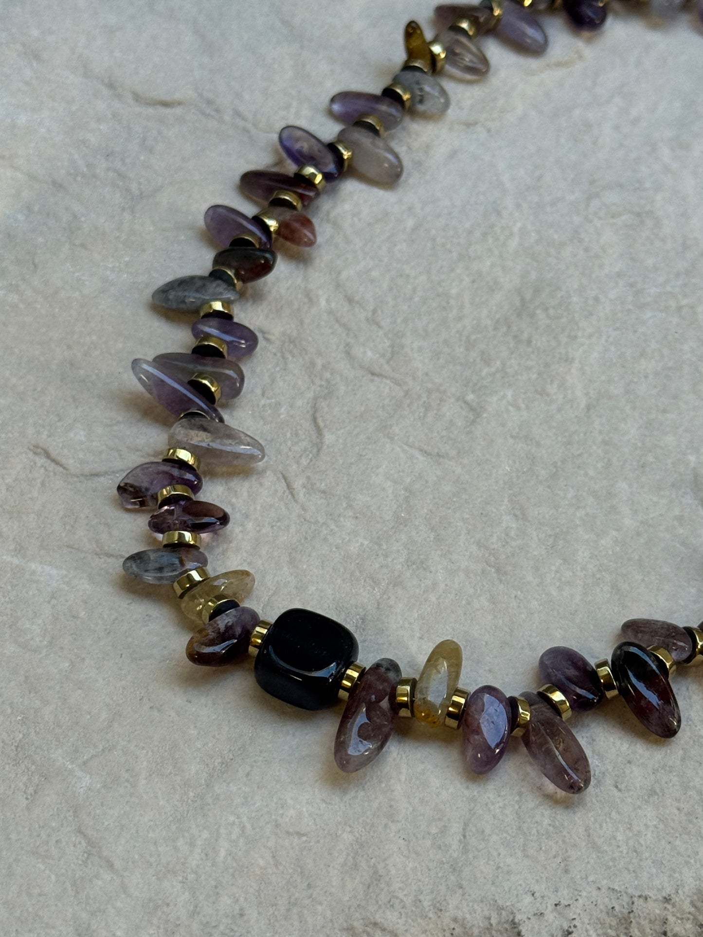 COLLIER MEDIO