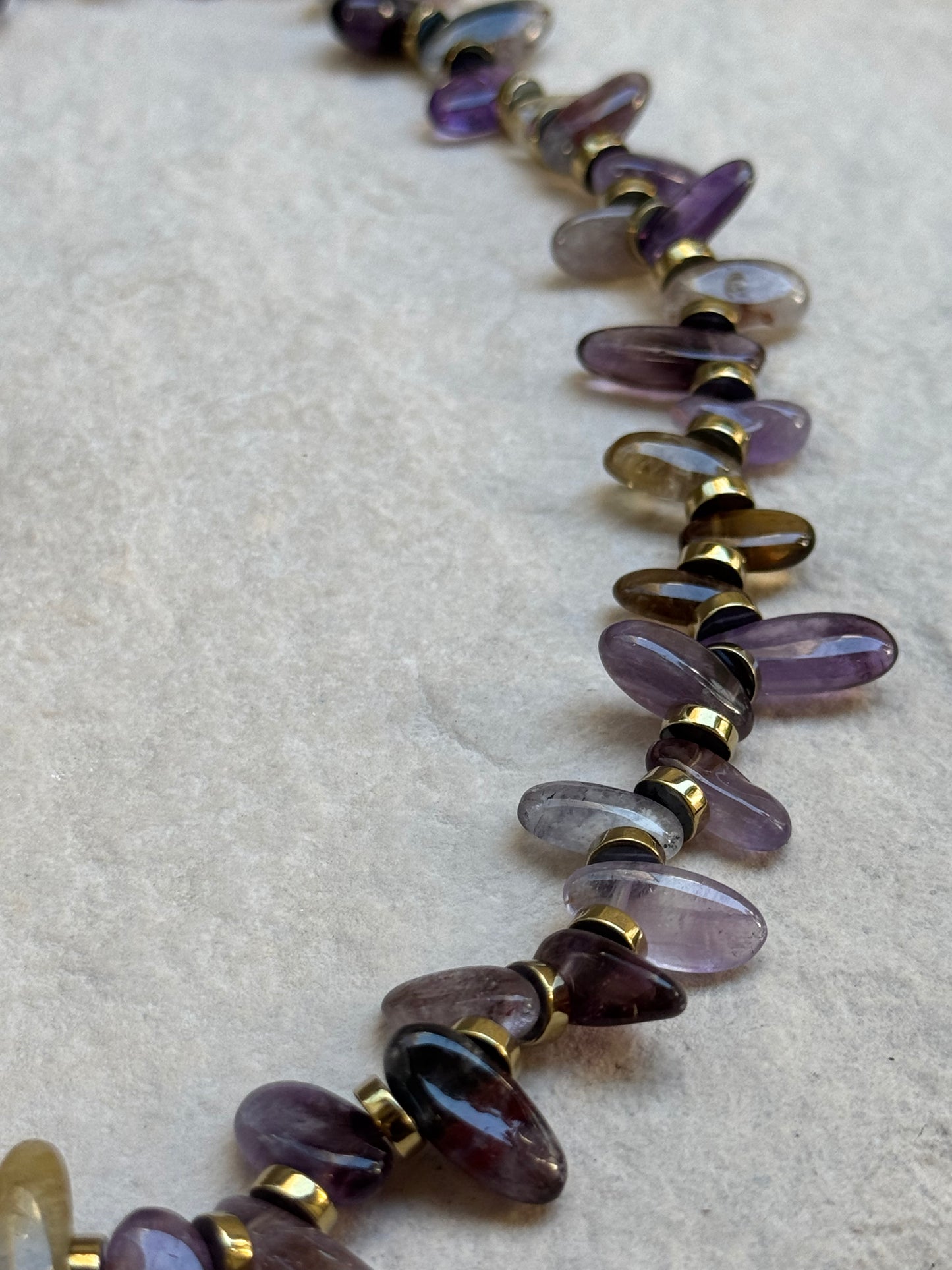 COLLIER MEDIO