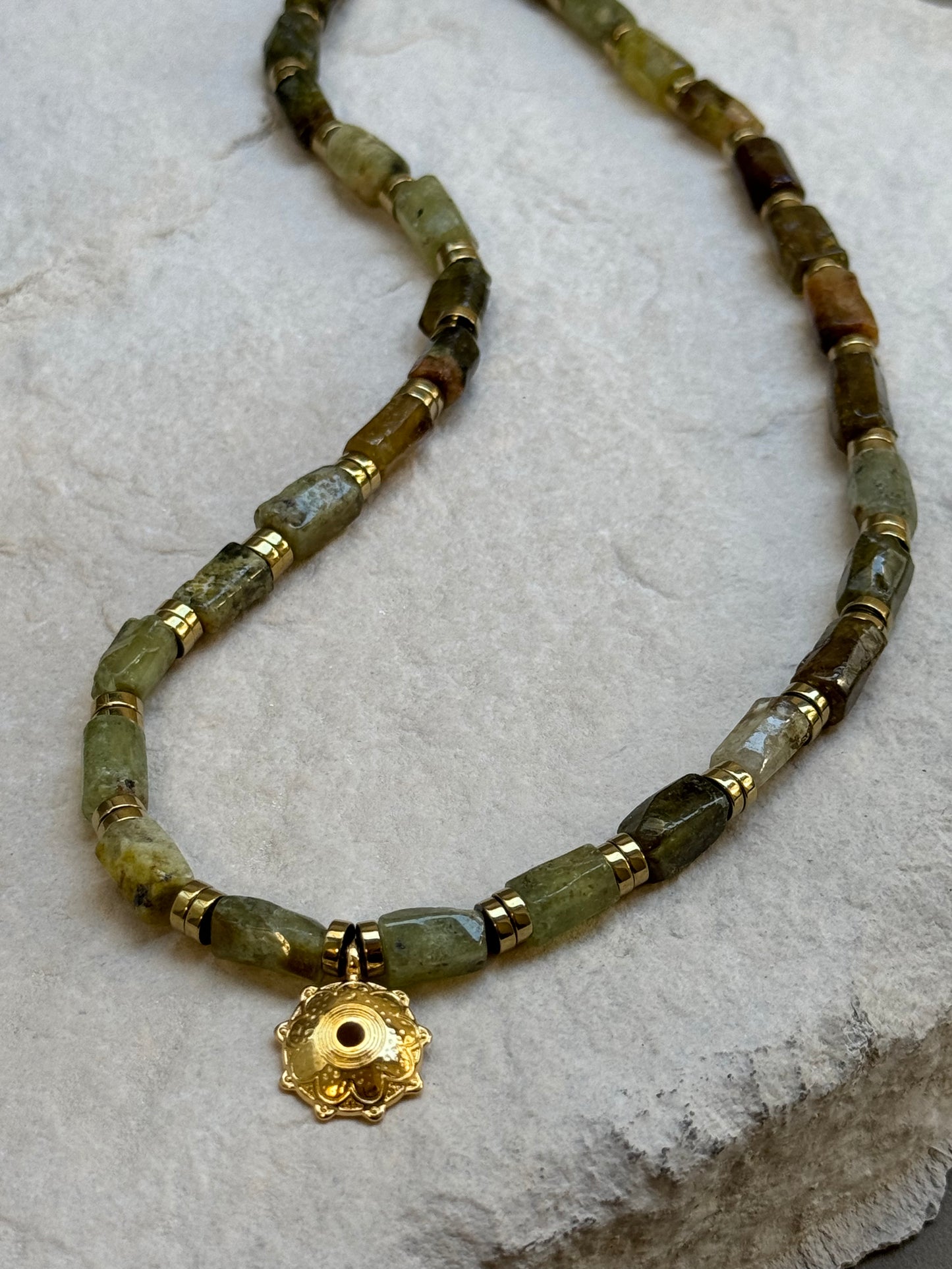 COLLIER MOURO