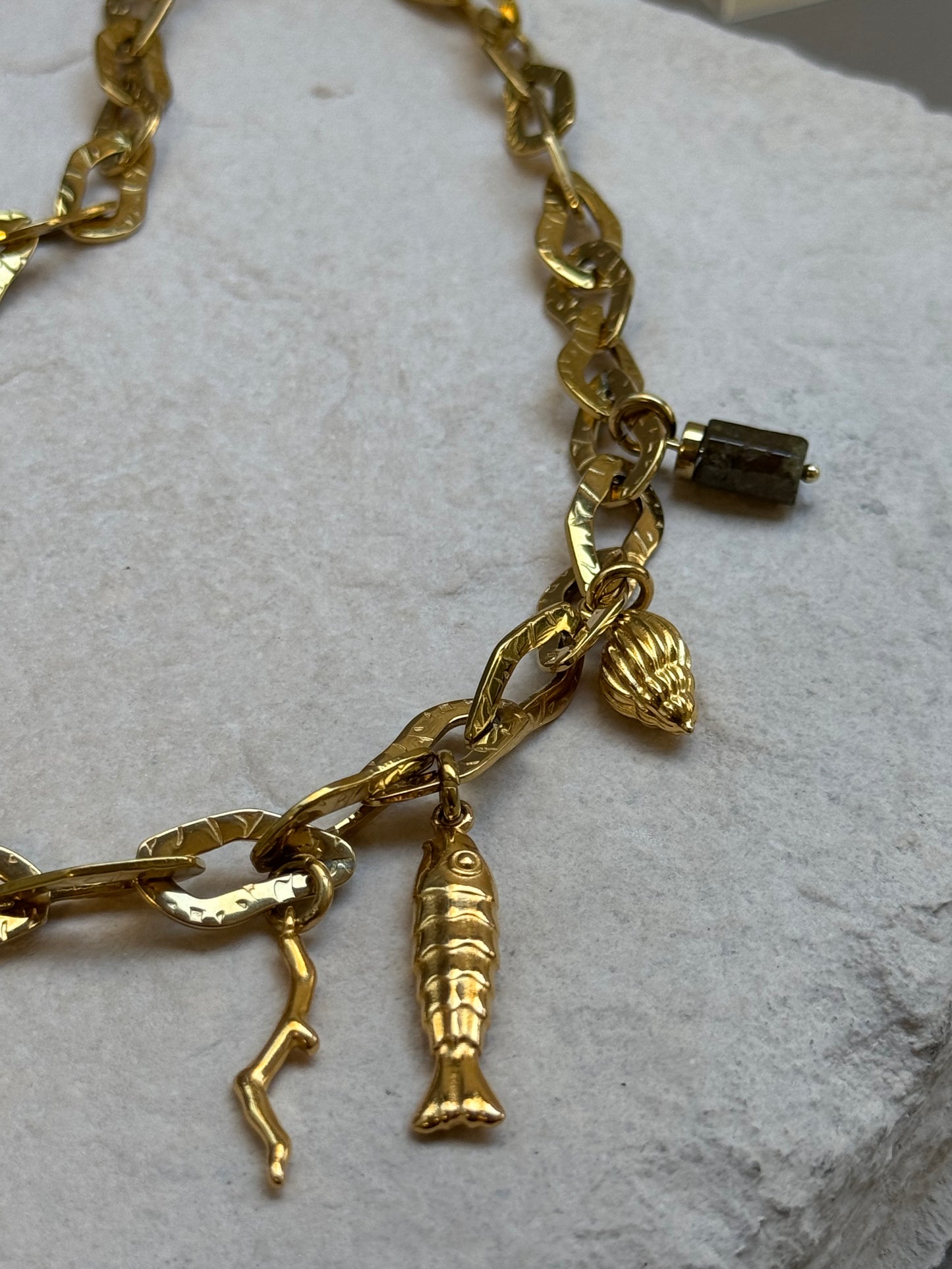 COLLIER PASTRANA