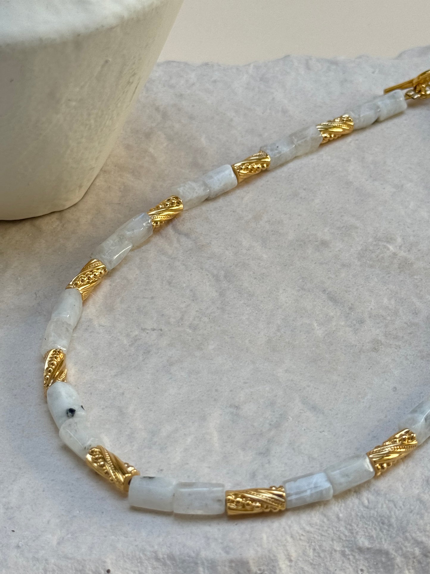 COLLIER UNION BLANC