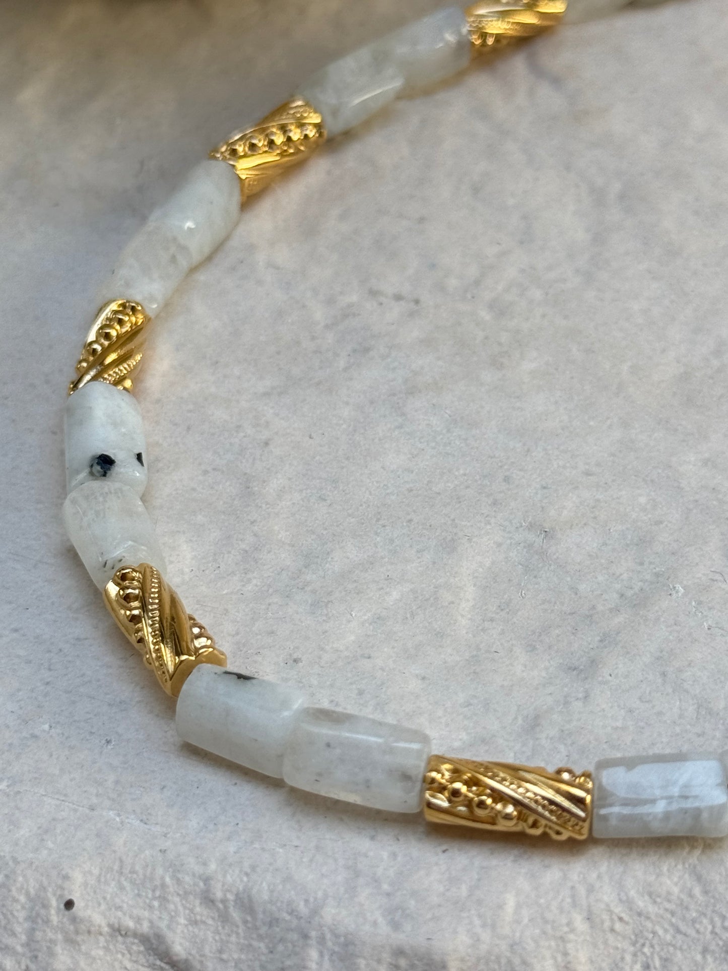 COLLIER UNION BLANC