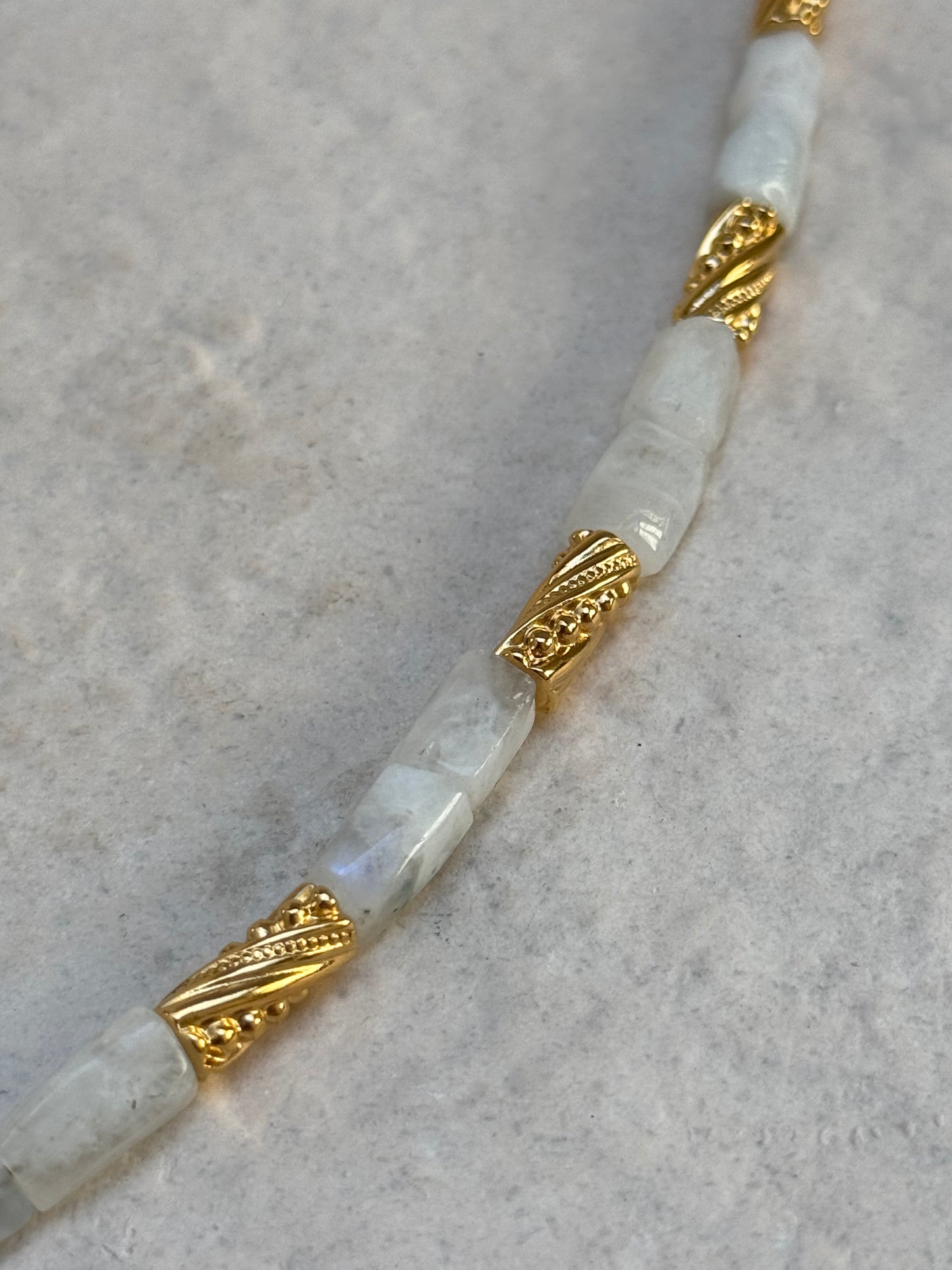COLLIER UNION BLANC