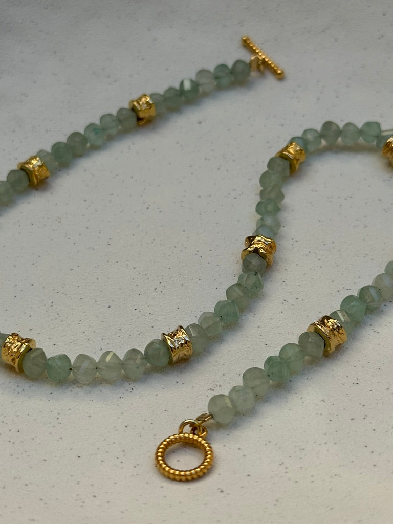 COLLIER MIA