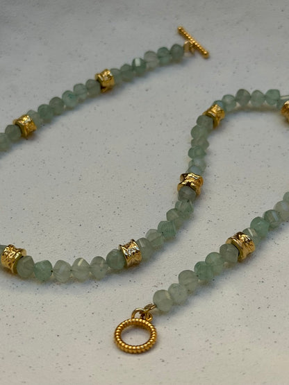 COLLIER MIA