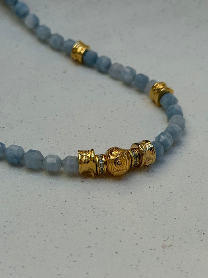 COLLIER MAYA