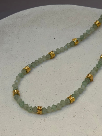 COLLIER MIA