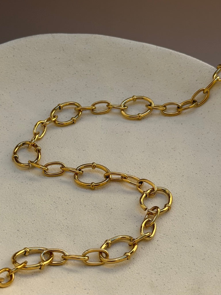 COLLIER ISABELA