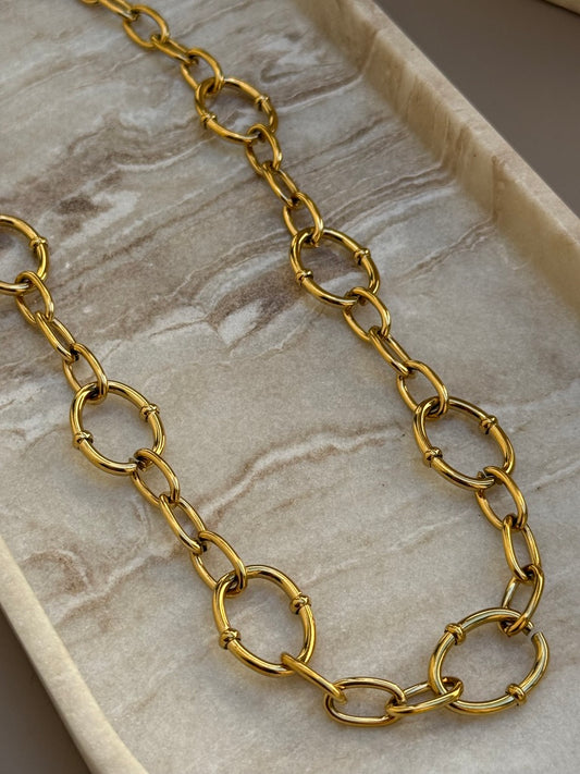COLLIER ISABELA