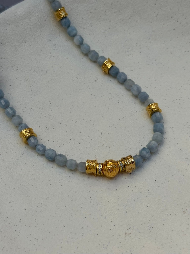 COLLIER MAYA