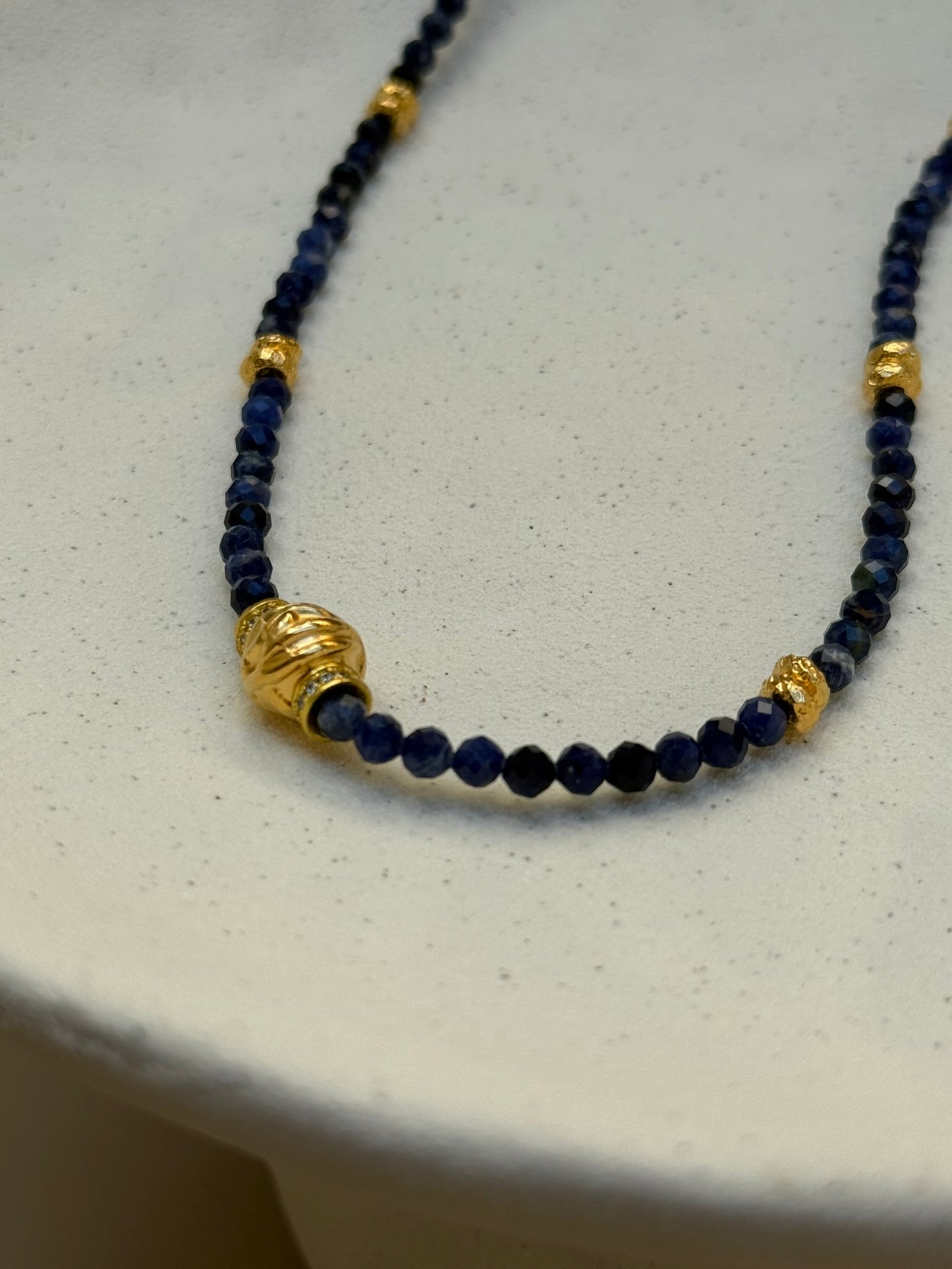 COLLIER AYA